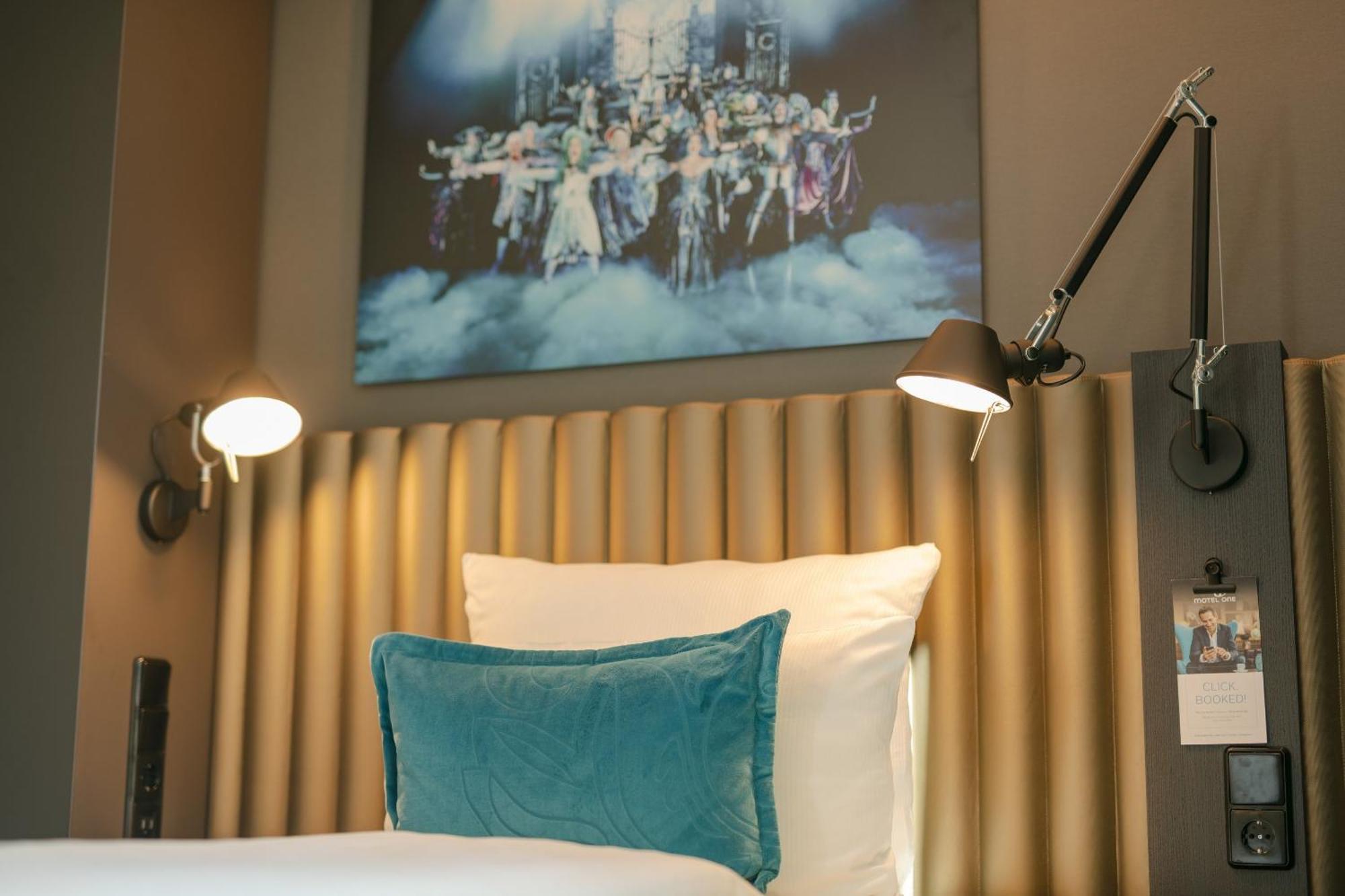 Motel One Berlin-Ku'Damm — Billeder 1